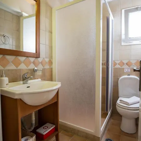 빌라 Rodi-poros Village *