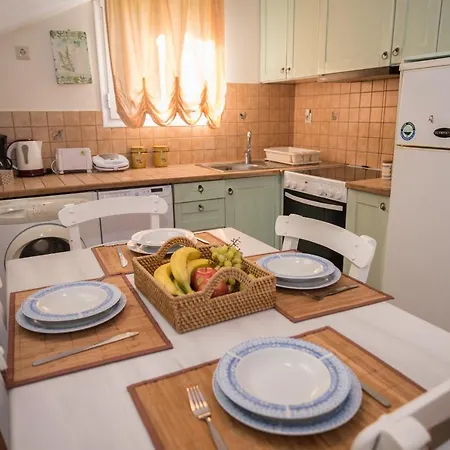 Rodi-poros Village *