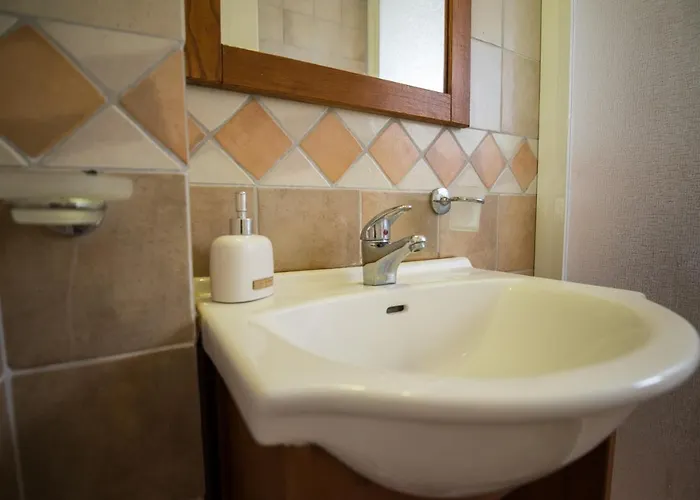 Rodi-poros Village * Mikros Gialos